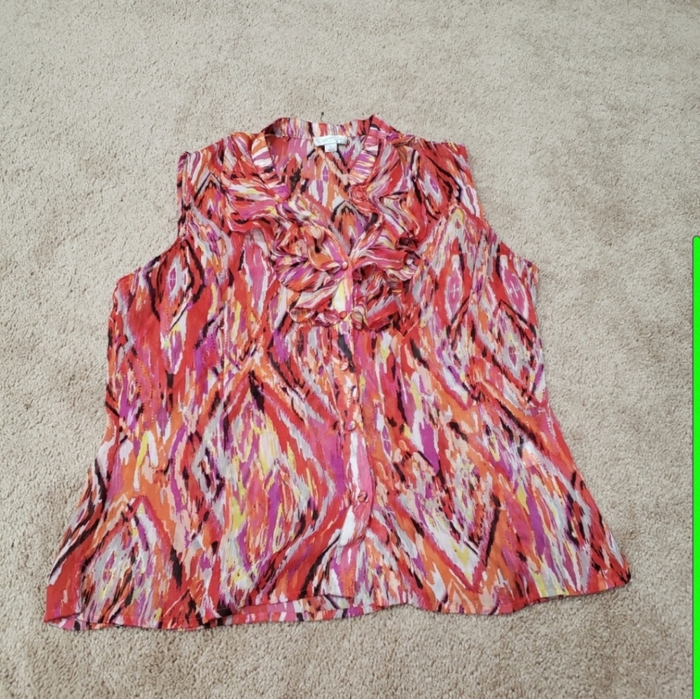 Ruffled vneck button up sleeveless bold pattern